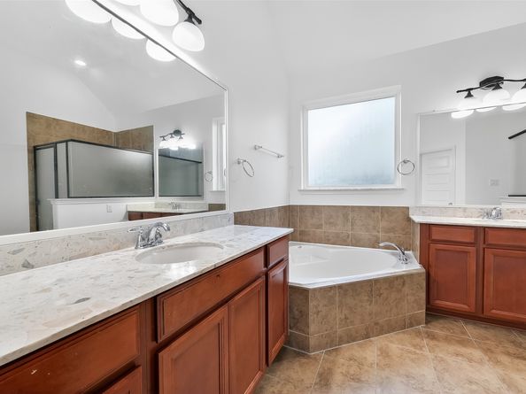 4663 Rockton Hills Lane, Sugar Land TX 77479