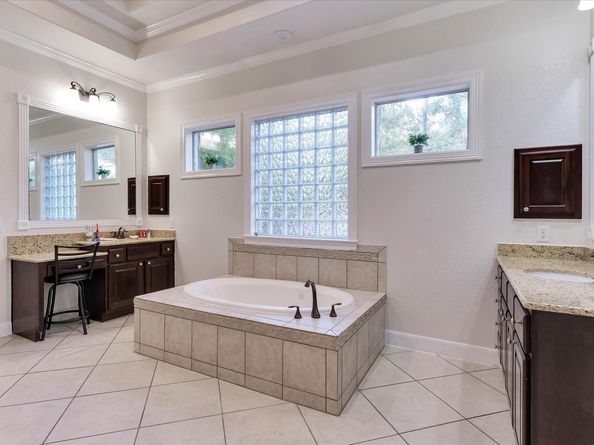 3 N Fair Manor Circle, Spring TX 77382