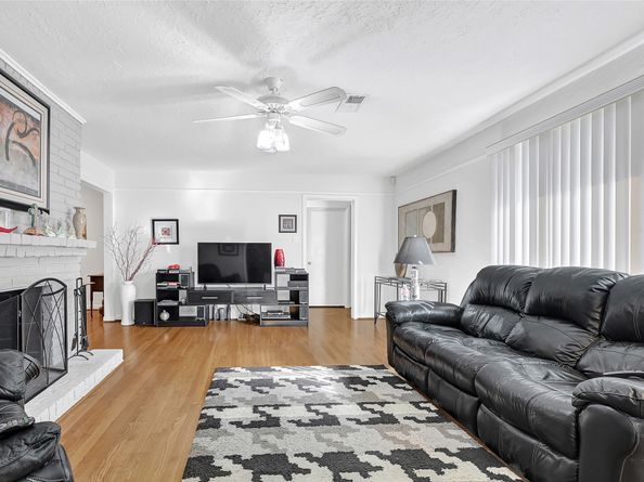 4831 Knickerbocker Street, Houston TX 77035