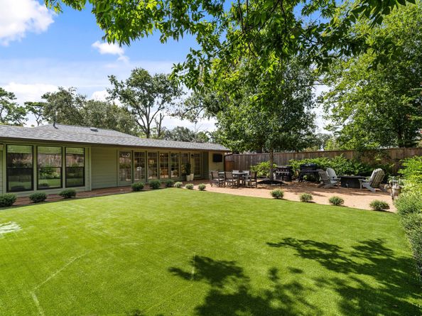 2314 Hialeah Drive, Houston TX 77018