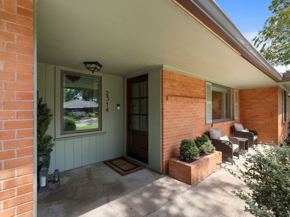 2314 Hialeah Drive, Houston TX 77018