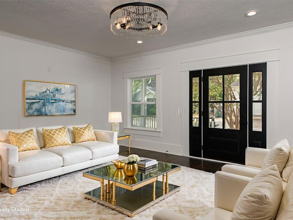 105 E 14th Street, Houston TX 77008