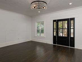 105 E 14th Street, Houston TX 77008