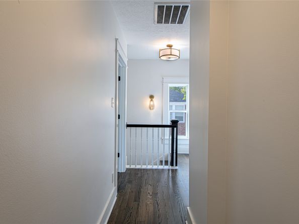 105 E 14th Street, Houston TX 77008