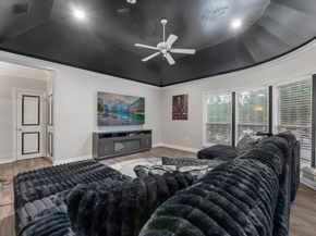 2727 S Southern Oaks Drive, Houston TX 77068