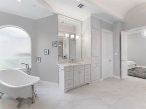 2727 S Southern Oaks Drive, Houston TX 77068