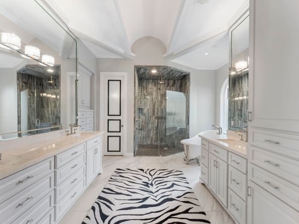 2727 S Southern Oaks Drive, Houston TX 77068