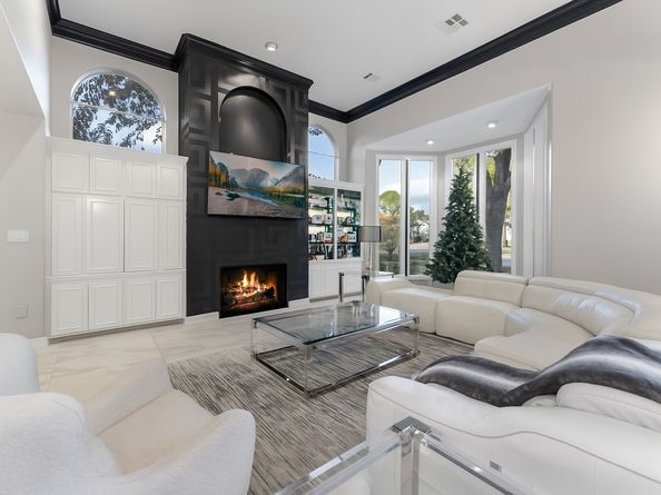 2727 S Southern Oaks Drive, Houston TX 77068