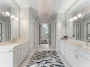 2727 S Southern Oaks Drive, Houston TX 77068