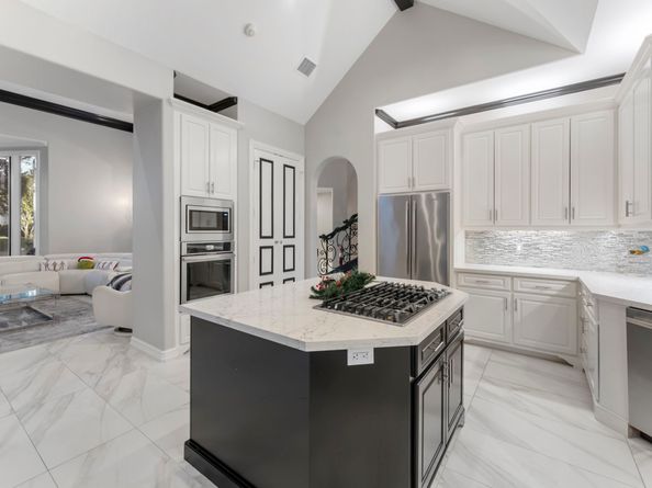 2727 S Southern Oaks Drive, Houston TX 77068