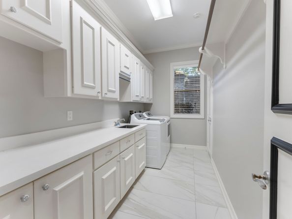 2727 S Southern Oaks Drive, Houston TX 77068