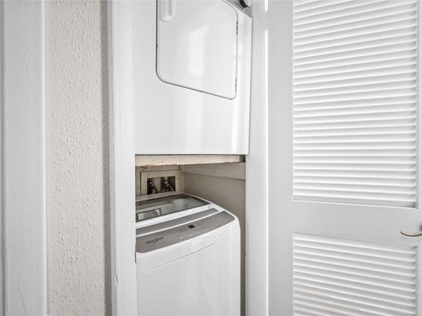 5000 Glenmont Drive, Houston TX 77081