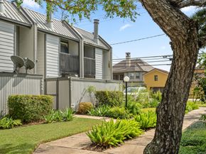 5000 Glenmont Drive, Houston TX 77081