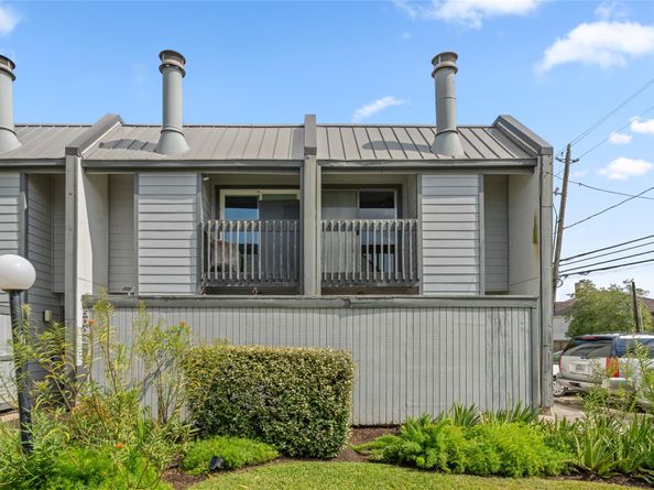 5000 Glenmont Drive, Houston TX 77081