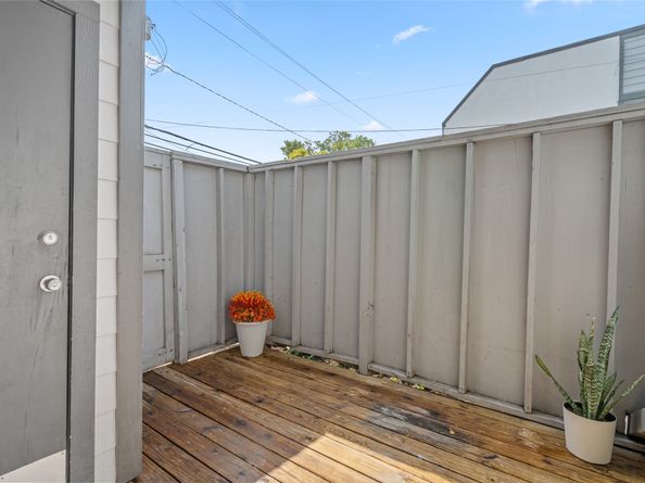 5000 Glenmont Drive, Houston TX 77081