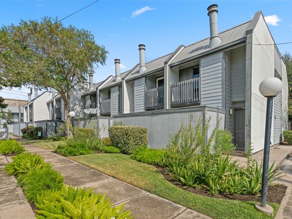 5000 Glenmont Drive, Houston TX 77081