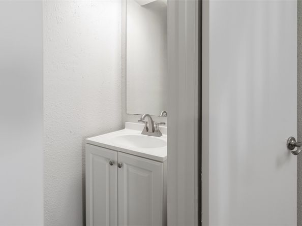 5000 Glenmont Drive, Houston TX 77081