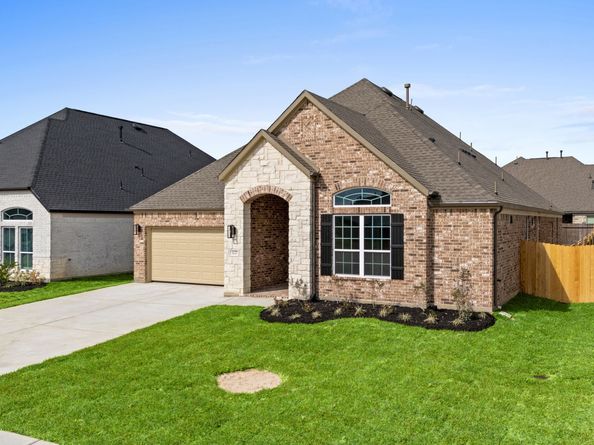 3227 Bushy Hawthorne Drive, Conroe TX 77301