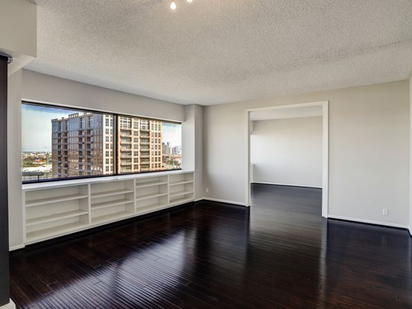 5000 Montrose Boulevard 18A, Houston TX 77006
