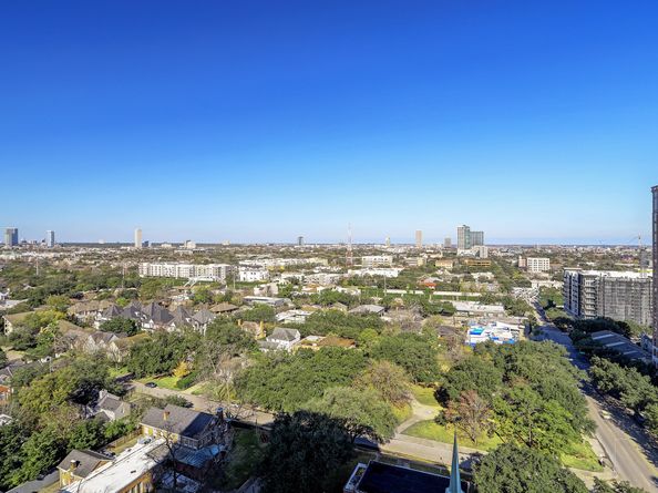 5000 Montrose Boulevard 18A, Houston TX 77006