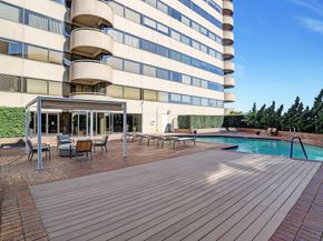 5000 Montrose Boulevard 18A, Houston TX 77006