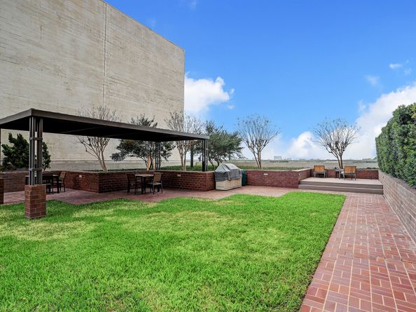 5000 Montrose Boulevard 18A, Houston TX 77006