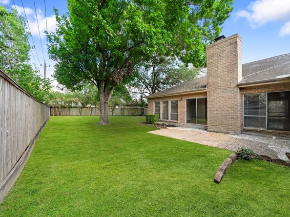 11306 Ella Lee Lane, Houston TX 77077