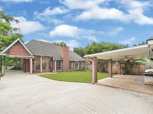 6102 Walkers Park Drive, Sugar Land TX 77479