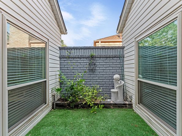 11611 Aspenway Drive, Houston TX 77070