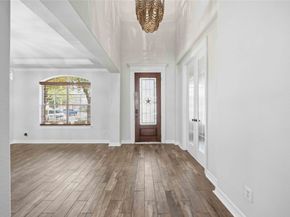 8823 Hollow Banks Lane, Houston TX 77095