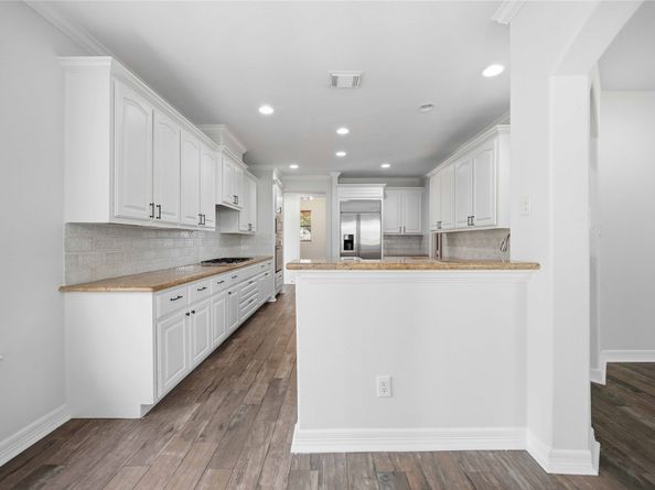 8823 Hollow Banks Lane, Houston TX 77095