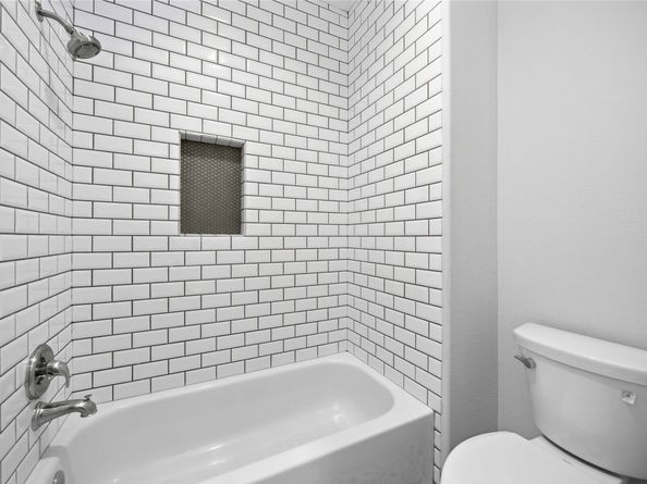 8823 Hollow Banks Lane, Houston TX 77095