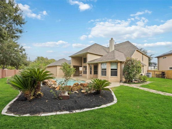 8823 Hollow Banks Lane, Houston TX 77095