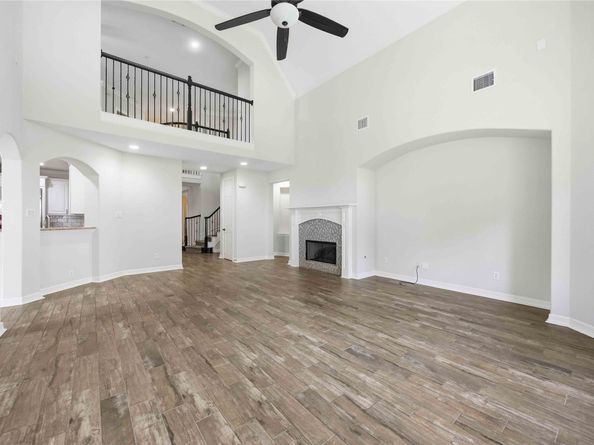 8823 Hollow Banks Lane, Houston TX 77095