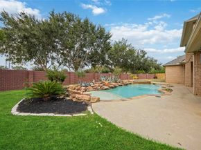 8823 Hollow Banks Lane, Houston TX 77095