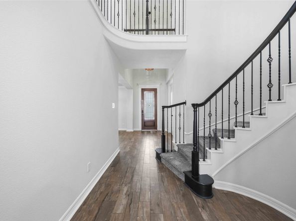 8823 Hollow Banks Lane, Houston TX 77095