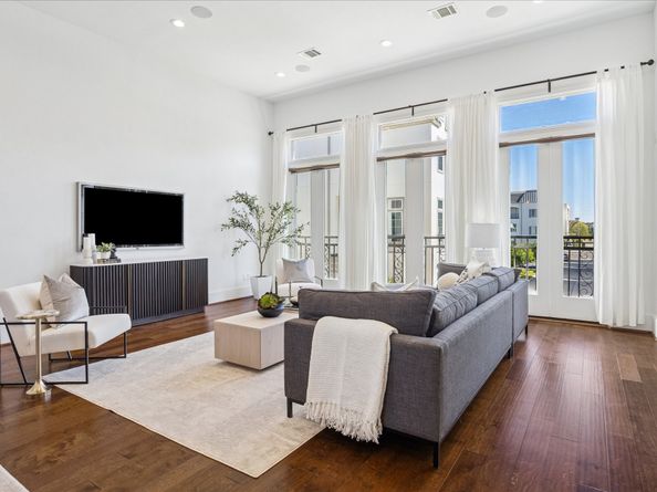 1002 Savannah Cedar Lane, Houston TX 77043