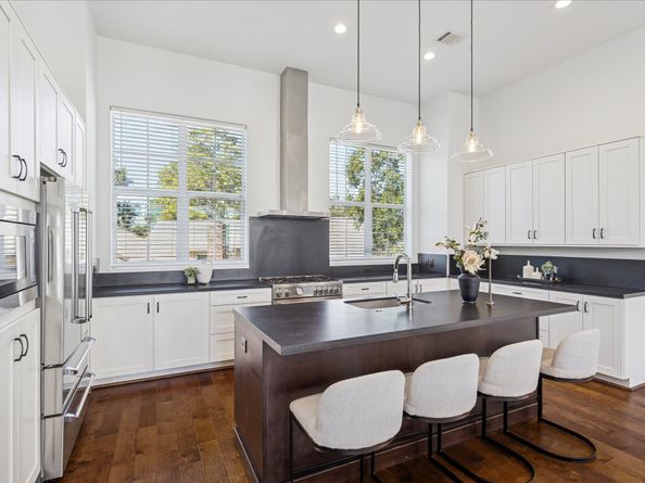 1002 Savannah Cedar Lane, Houston TX 77043