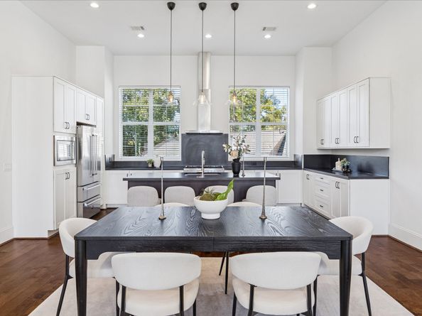 1002 Savannah Cedar Lane, Houston TX 77043