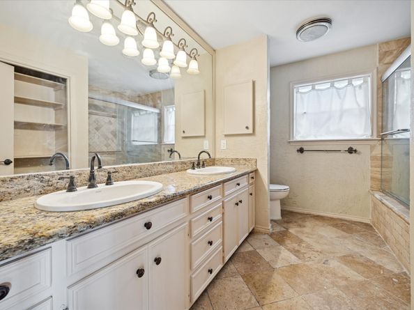 4919 Valkeith Drive, Houston TX 77096