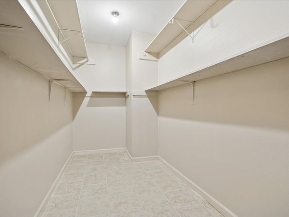 4919 Valkeith Drive, Houston TX 77096