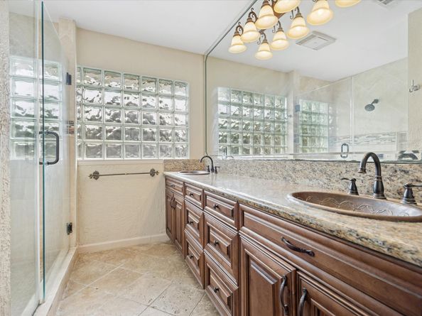 4919 Valkeith Drive, Houston TX 77096