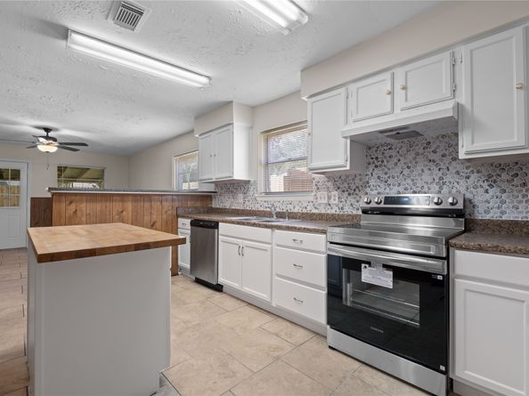 1911 Delphi Lane, Houston TX 77067