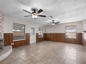 1911 Delphi Lane, Houston TX 77067