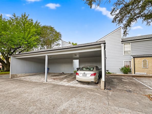 711 Worthshire Street, Houston TX 77008