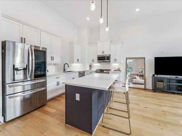 105 W Whitney Street A, Houston TX 77018