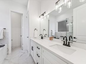 105 W Whitney Street A, Houston TX 77018