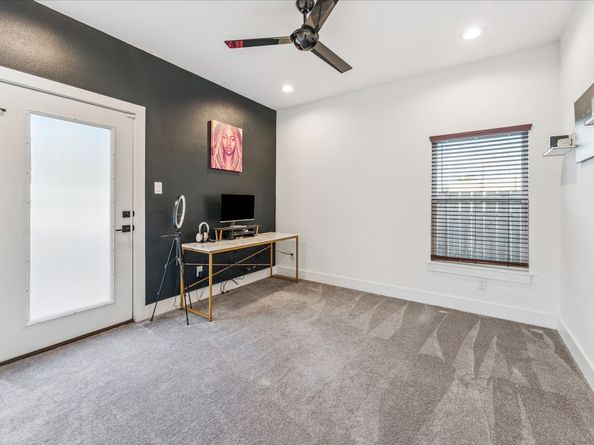 105 W Whitney Street A, Houston TX 77018