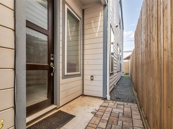 1402 Crocker Street, Houston TX 77019