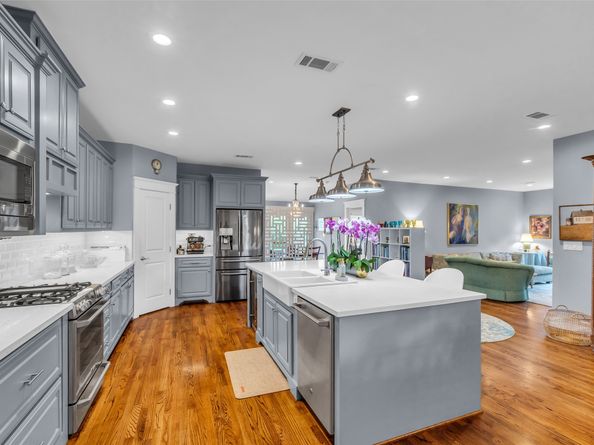 1819 Mill Creek Drive, Houston TX 77008